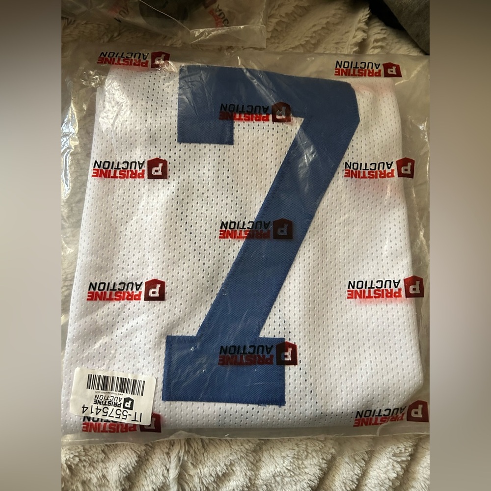 Treyvon Diggs- Cowboys signed and authenticated jersey